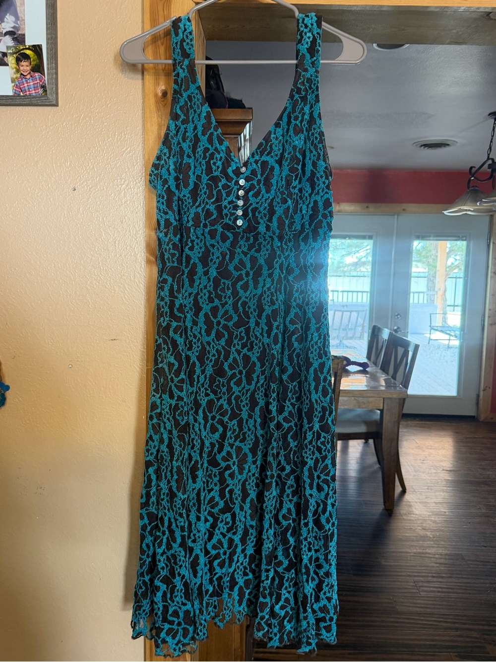 Sleeveless Teal and Black Lace-Print Dress
